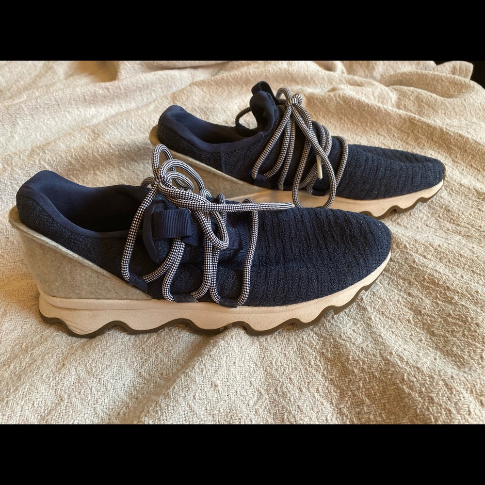 Women Sorel Kinetic sneakers